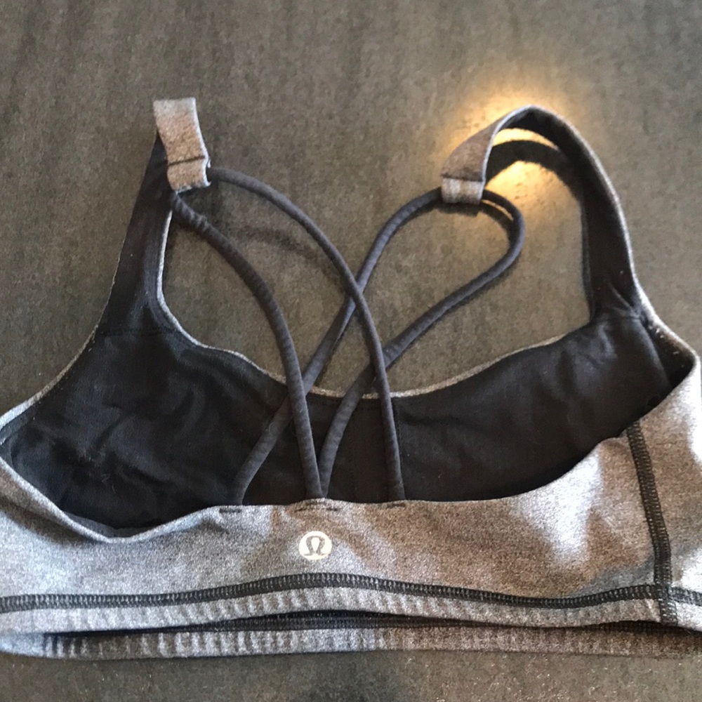 Lululemon ‘free to be’ sports bra